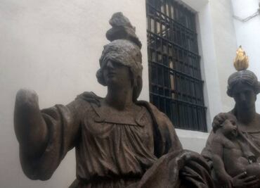 Esculturas dañadas por el 19-S permanecen en la curia de Catedral