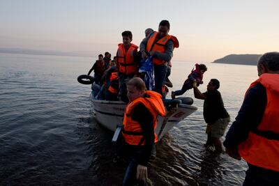 Italia salva a más de 800 personas en el Mediterráneo