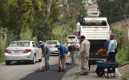 Cuautitlán Izcalli bachea avenidas Jilguero y Miguel Hidalgo con 13 toneladas de asfalto