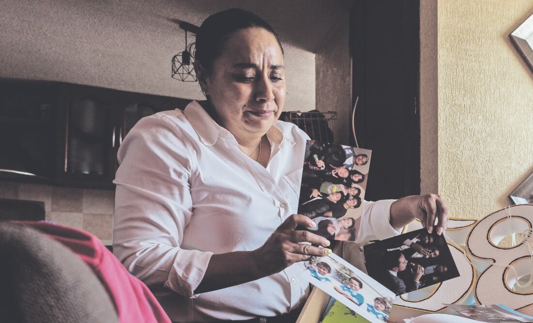 A Sonia le partió el corazón el asesinato de su hijo hace 6 años; apenas abrió cartas de sus amigos. Foto: de
YARETZY M. OSNAYA. el universal