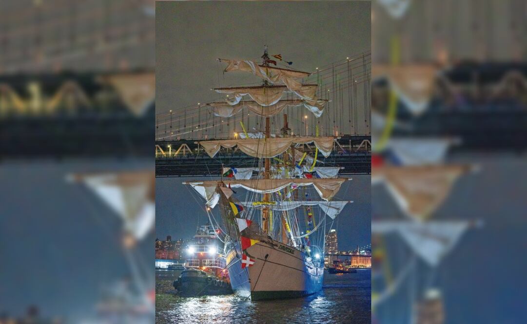 La parte superior de los mástiles se impactó contra el puente. Foto: EFE