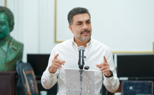 Respalda PVEM a taxistas del AICM y pide revisar reglas que favorecen a plataformas; hay que tener “piso parejo”, dice