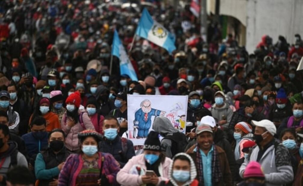 Bloqueos y marchas enmarcan el Día de Paro Nacional en Guatemala