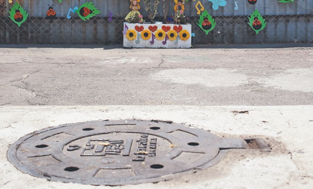 Las hermanas Esmeralda y Sofía fallecieron al caer en una coladera sin tapa cuando iban a un concierto. Fotos: de Darío Luna