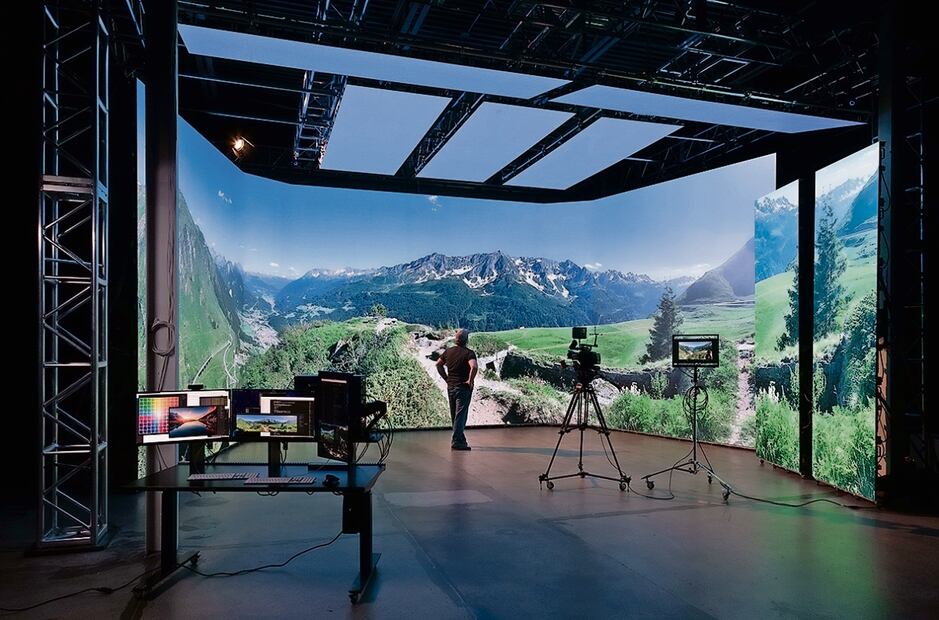 a VP es relativamente reciente, surgió en 2016 con un prototipo del director de cine australiano Clayton Jacobson, inspirado en los videojuegos. Foto: Immersion room