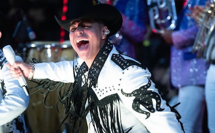 Eduin Caz, de Grupo Firme, responde a los abucheos durante el medio tiempo de la NFL: “Cuando quieran les llenamos el estadio”