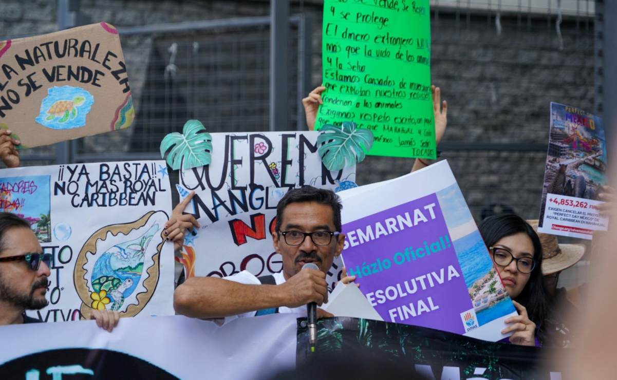 Activistas y defensores del medio ambiente protestaron en las instalaciones de la dependencia para exigir la resolución final del rechazo al proyecto Perfect Day