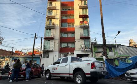 Tres personas mueren por presunta intoxicación de gas LP en la Venustiano Carranza; un lomito también falleció