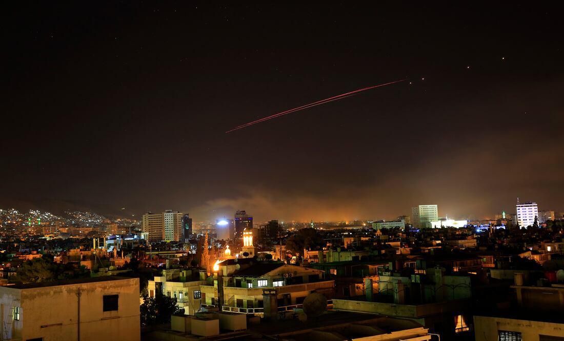 Siria asegura que "hace frente" a ataque de EU, Francia y Reino Unido