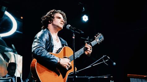 Joss Kiss, hijo de Isabel Lascurain,  sigue sus pasos