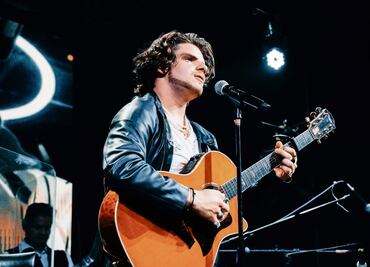 Joss Kiss, hijo de Isabel Lascurain, sigue sus pasos