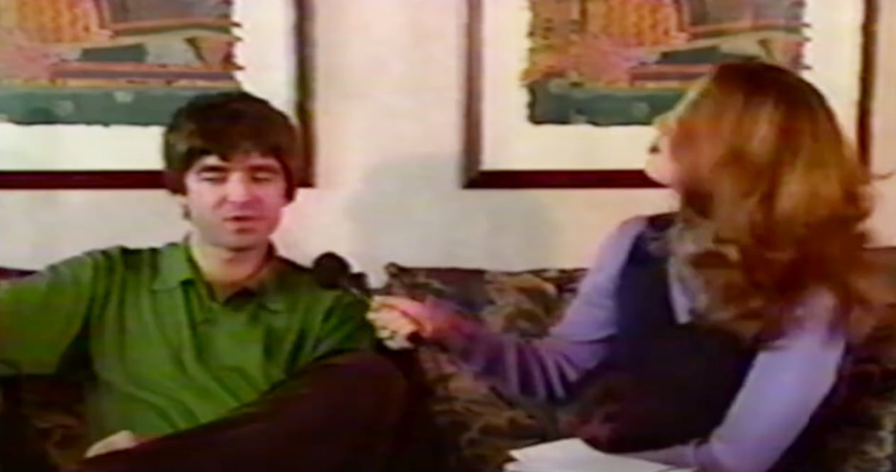 Noel Gallagher y Atala Sarmiento en una entrevista de 1998.
Foto: YouTube