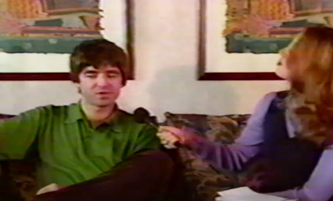 Noel Gallagher y Atala Sarmiento en una entrevista de 1998.
Foto: YouTube