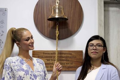 Paris Hilton busca inspirar a mujeres desde su peso mediático