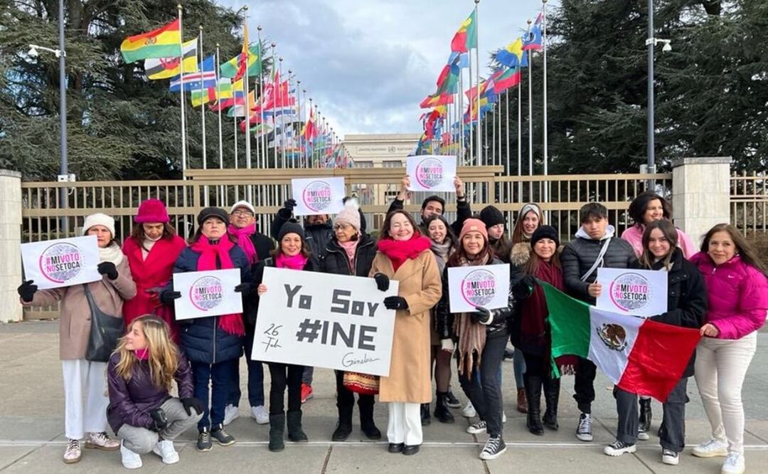Este domingo cientos de mexicanos residentes en distintas partes del mundo se han unido para protestar en defensa por el INE. Foto: Twitter @yolaRodriguez63