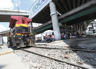 Denuncian daños en vía de tren en Lerma
