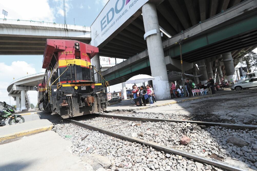 El tramo se encuentra ubicado en Tollocan, en el bajopuente que conecta con la carretera México-Toluca. Foto/JORGE ALVARADO. EL UNIVERSAL
