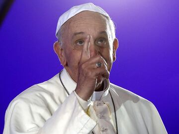 Papa Francisco sigue “crítico” pero “estable”; no ha tenido otras crisis agudas respiratorias