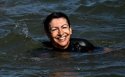 Agua del Río Sena no era apta cuando la alcaldesa de París se bañó para demostrar que sí