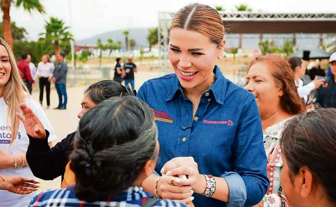 La gobernadora Marina del Pilar dijo que además de programas sociales, la estrategia para reducir la pobreza incluye oportunidades económicas. Foto: Especial