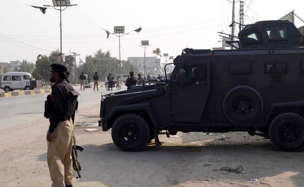 Policías de Paquistán durante un control. Foto: EFE
