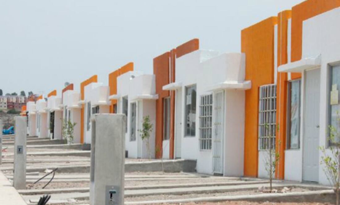 El dictamen fue avalado por ocho votos a favor y seis en contra. Foto: EL UNIVERSAL