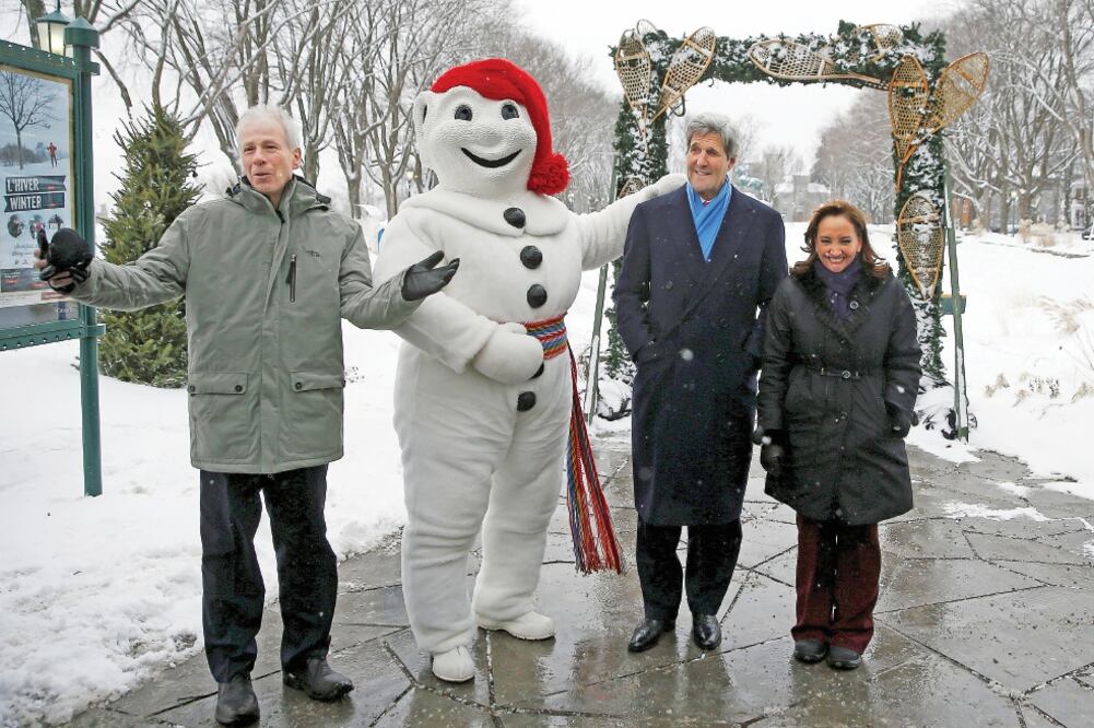 El ministro de Asuntos Exteriores de Canadá, Stéphane Dion; el secretario de Estado de Estados Unidos, John Kerry, y la secretaria de Relaciones Exteriores, Claudia Ruiz Massieu, se reunieron en la cumbre de ministros, Canada (MATHIEU BELANGER. REUTERS)