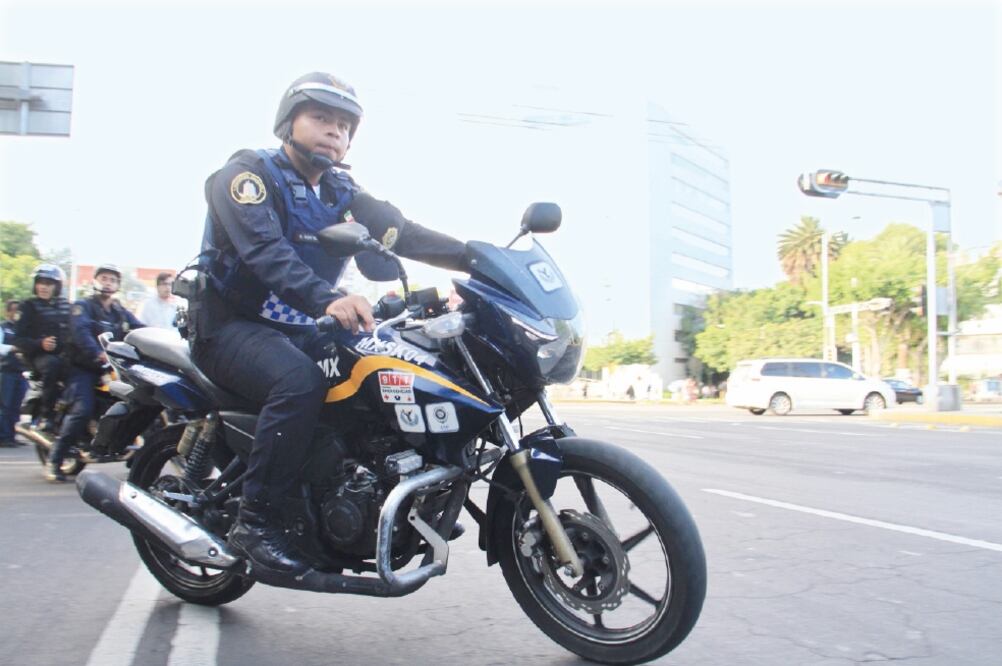 Rondines. Se mantienen los patrullajes en las 53 colonias, en los que apoyan 60 elementos de la policía contratados por la demarcación. (DELEGACIÓN BENITO JUÁREZ)