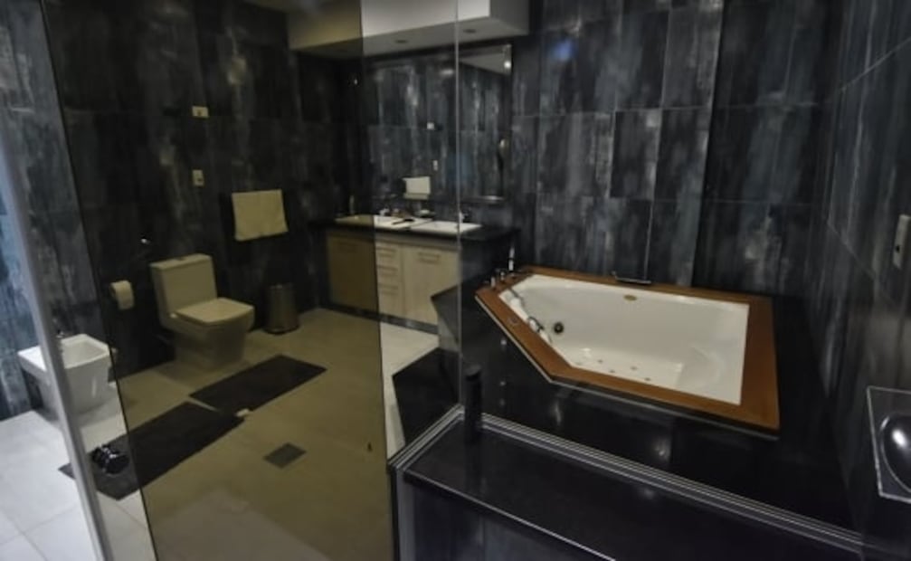 Así era la suite presidencial “de jeque árabe” donde vivía Evo Morales