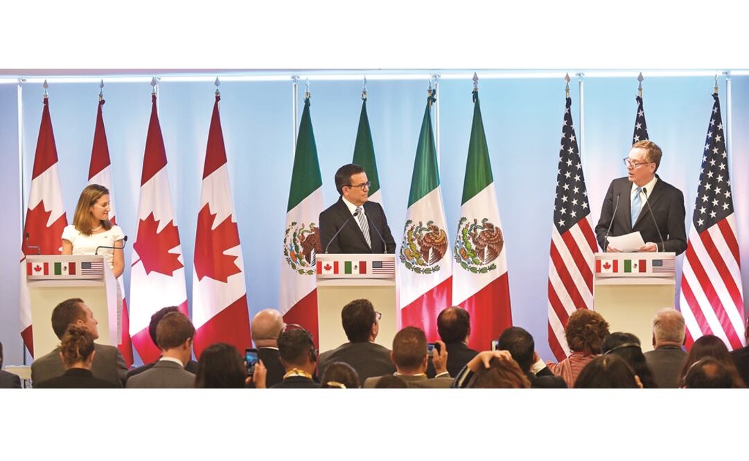 Chrystia Freeland, ministra de Relaciones Exteriores de Canadá; Ildefonso Guajardo, secretario de Economía de México, y Robert Lighthizer, representante comercial de Estados Unidos, ayer en conferencia. (PEDRO PARDO. AFP)