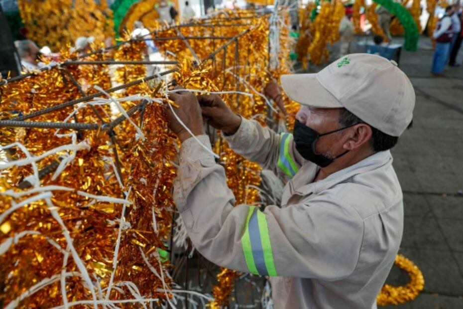 Doce mil focos iluminarán el Zócalo de CDMX en el tradicional alumbrado por las fiestas patrias