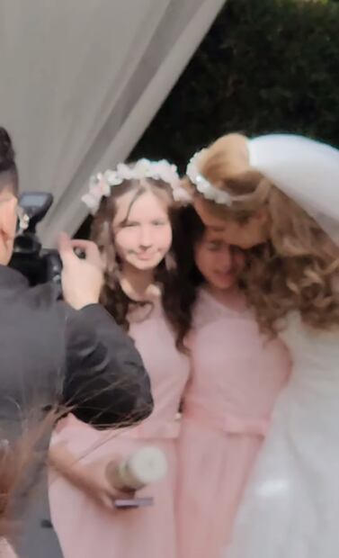 Las dos hijas de Ana Patricia Rojo también fueron partícipes de la boda.
Foto: Instagram
