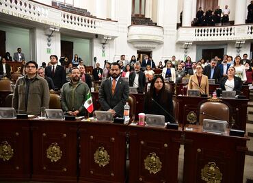 Congreso CDMX guarda minuto de silencio en memoria de fallecidos por explosión en Iztapalapa; Alicia Macías recibe mención especial