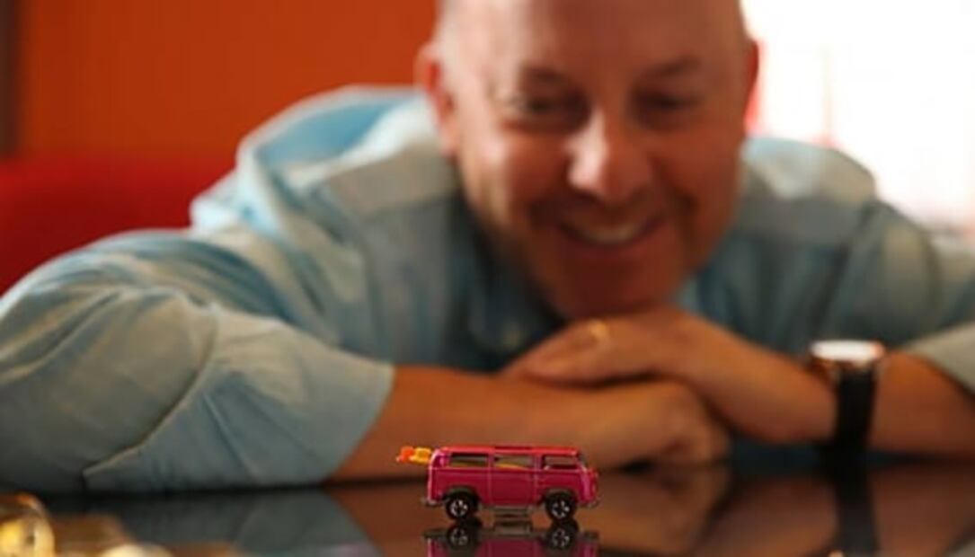 Conoce la Combi rosa de Hot Wheels que vale más de tres millones de pesos 