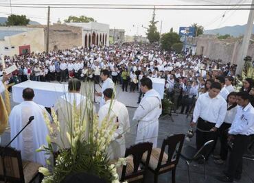 Obispo efectúa misa y peregrinación en Mazapil