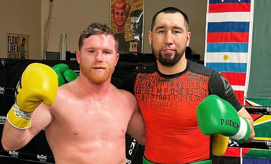 Canelo Álvarez y Aidos Yerbossynuly tras una sesión de sparring - FOTO: Especial