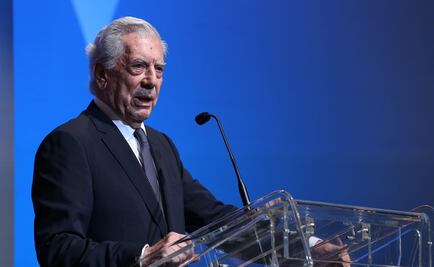 Mario Vargas Llosa firma ejemplares en República Dominicana
