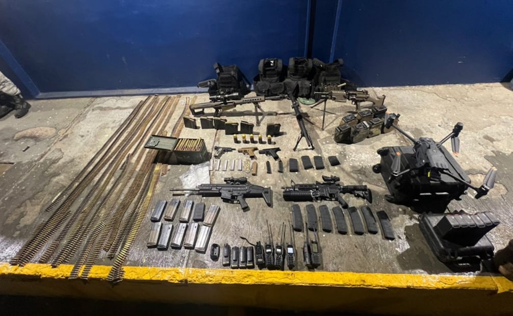 GN y Ejército aseguran armas largas. Foto: Especial