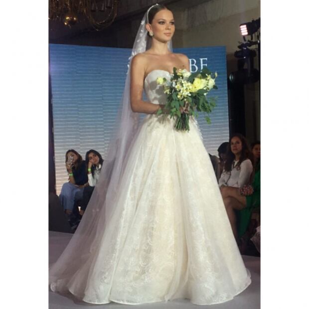 Para novias atemporales, Vero Díaz presenta colección de vestidos de novia