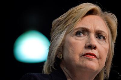 Republicanos piden investigar a Clinton por perjurio