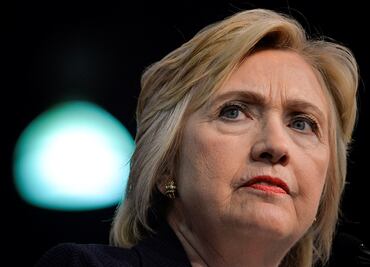 Republicanos piden investigar a Clinton por perjurio