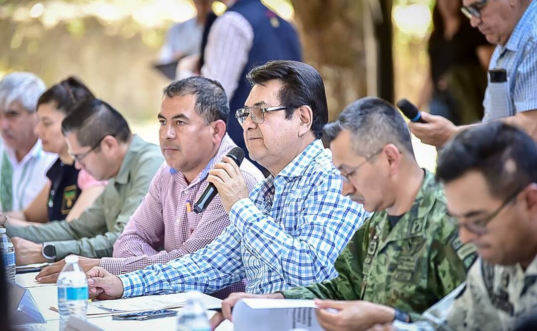 Mesa para la Construcción de Paz y Seguridad en la región de Zimapán, presidida por Guillermo Olivares Reyna. Foto: Especial.