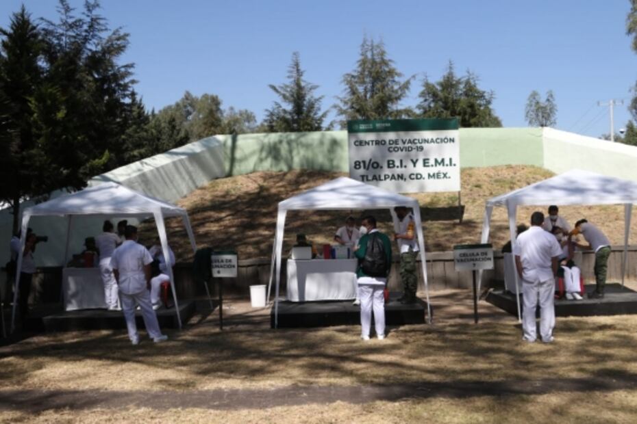 Reinicia jornada de vacunación contra el Covid-19 en sede militar de la CDMX