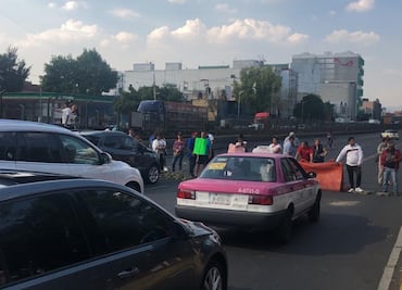 Manifestantes y tianguistas provocan caos vial en Tlalpan y Zaragoza