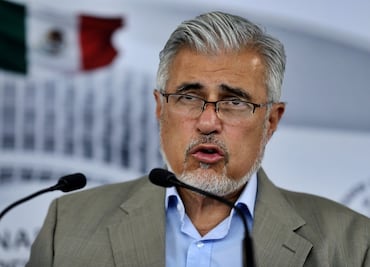 ¿Quiénes son los dos marinos desaparecidos y qué relación tienen con el senador Narro?