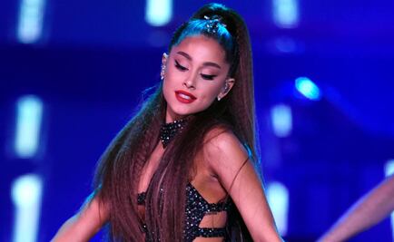 Ariana Grande llora al recordar tragedia de Manchester