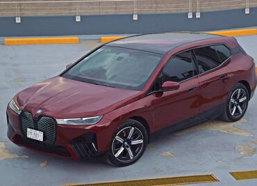 A prueba: BMW iX 2022, una revolución electrificada