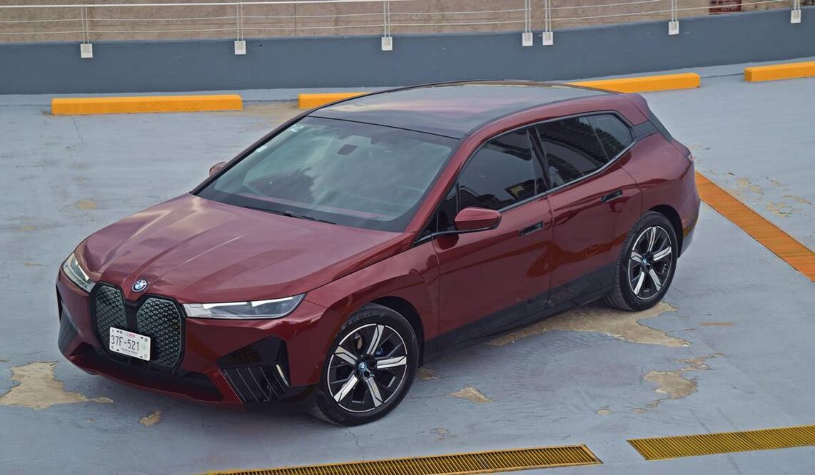A prueba: BMW iX 2022, una revolución electrificada