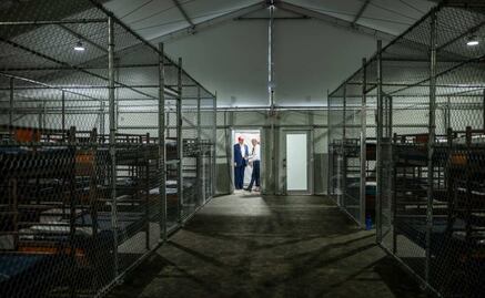 Congresista afirma que sólo quedan 336 migrantes en "Alcatraz  de los Caimanes"; decidirán si cierra ese centro de detención