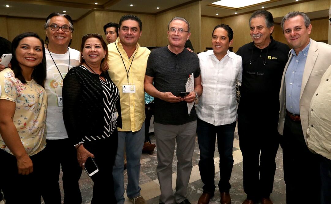 Figuras de la corriente perredista Nueva Izquierda dialogaron con algunos periodistas como Luis Cárdenas y Ricardo Rocha. /Berenice Fregoso - EL UNIVERSAL